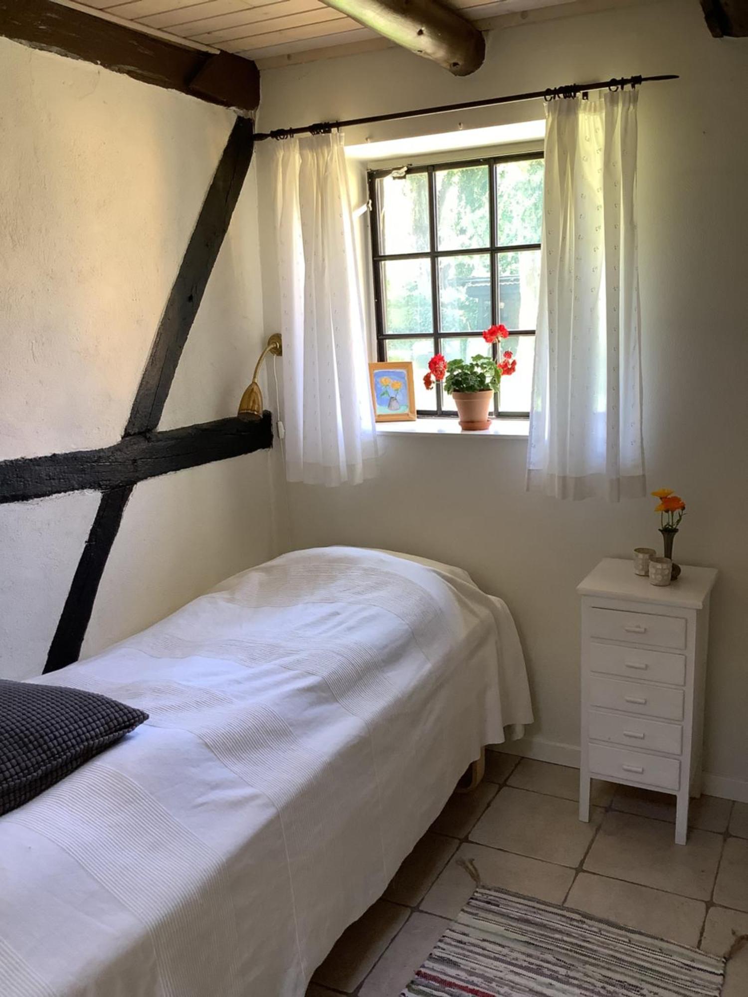 Dyrlev Bed & Breakfast Praesto Ngoại thất bức ảnh